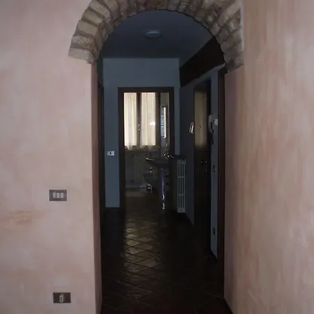In Piazzetta Apartment